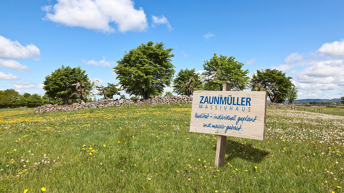 Ein Baugrundstück der Zaunmüller Massivhaus GmbH.